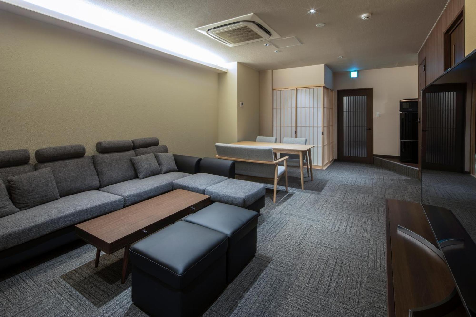 Randor Residence Hiroshima Suites Phòng bức ảnh